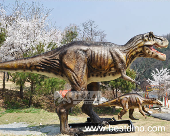 dinosaur outdoor sculptures