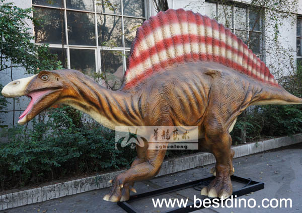 simulation dinosaur statue