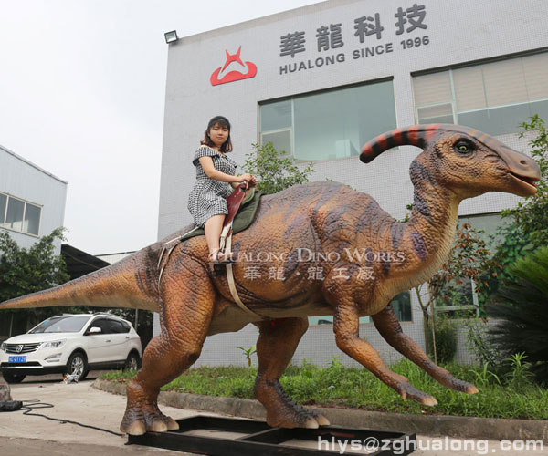 华龙艺术会动的玩耍仿真电动坐骑恐龙模型