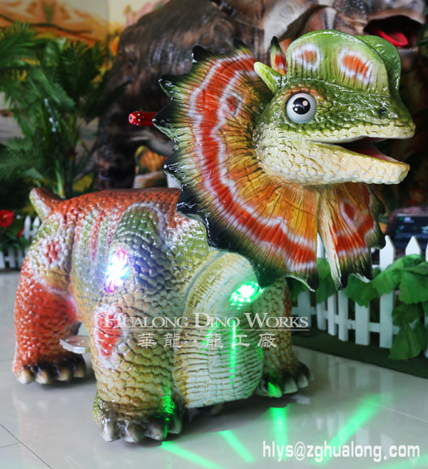 华龙艺术好看颜色鲜艳的恐龙小车