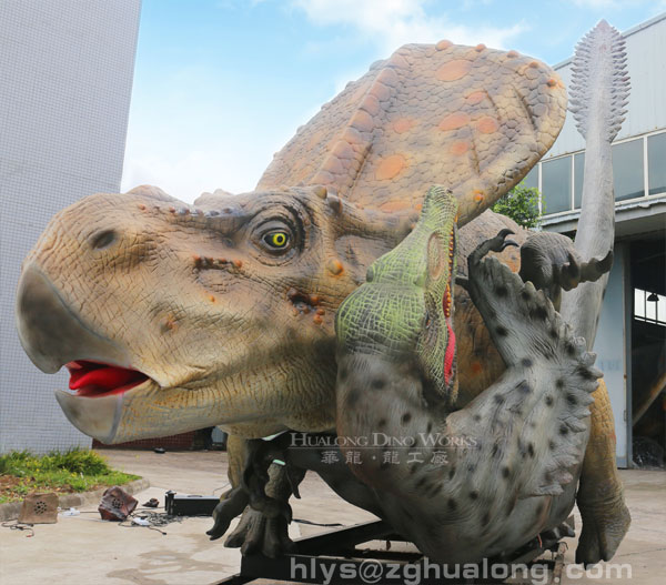 华龙艺术新颖打斗仿真恐龙组合
