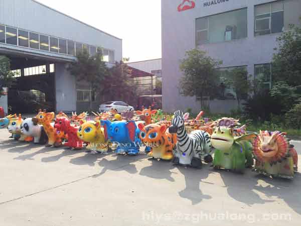 华龙艺术形象卡通的跑跑车