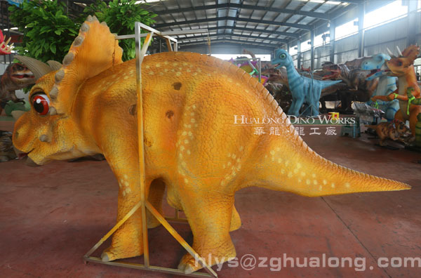 华龙艺术效果逼真的仿真三角龙服装