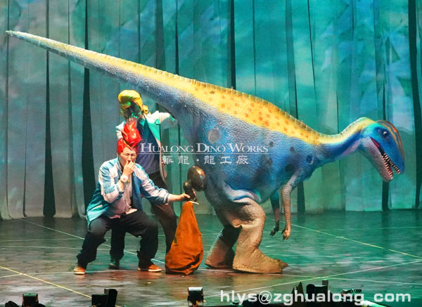 华龙艺术有趣新颖的仿真恐龙表演服