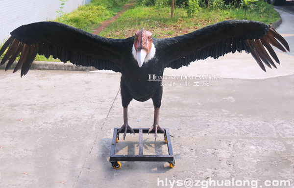 华龙艺术栩栩如生大型仿真秃鹫模型