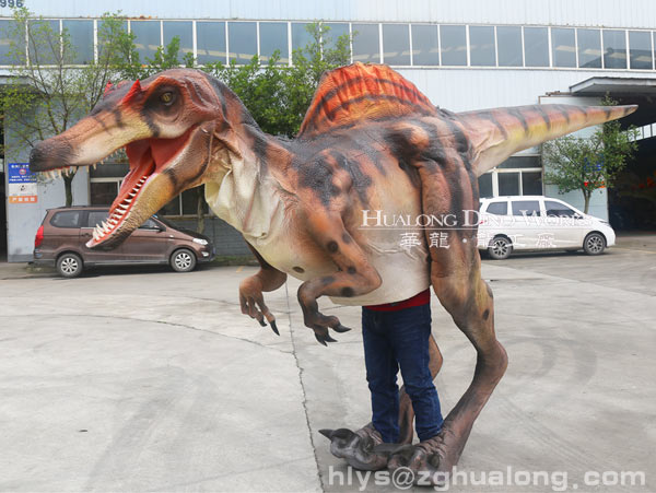华龙艺术栩栩如生表演恐龙服装道具 