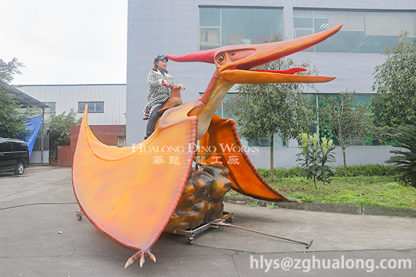 华龙艺术栩栩如生仿真翼龙