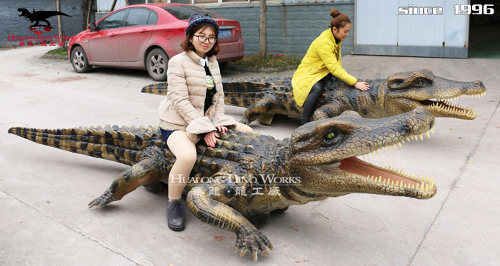 华龙科技 仿真爬行鳄鱼模型